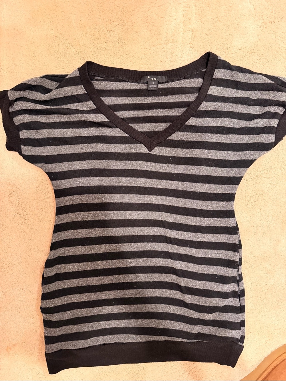Forever 21 Black & Gray Striped V‑Neck Short Sleeve Top